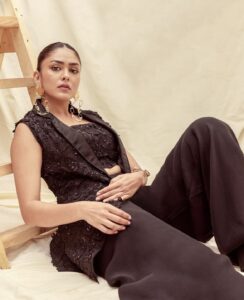 Mrunal Thakur black dress